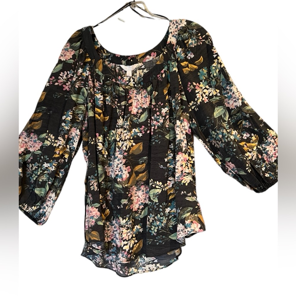 Lauren Conrad Size L grey floral peasant style blouse